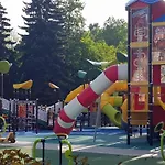 Juna - Nowoczesny W Centrum Z Widokiem Na Park Daire Pruszków