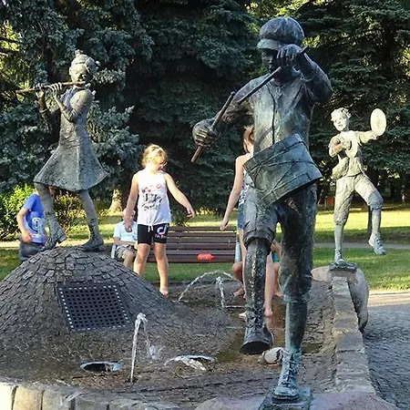 Juna - Nowoczesny W Centrum Z Widokiem Na Park Lägenhet