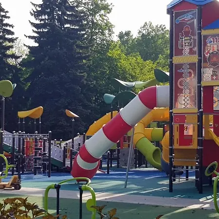 Juna - Nowoczesny W Centrum Z Widokiem Na Park Lägenhet Pruszków